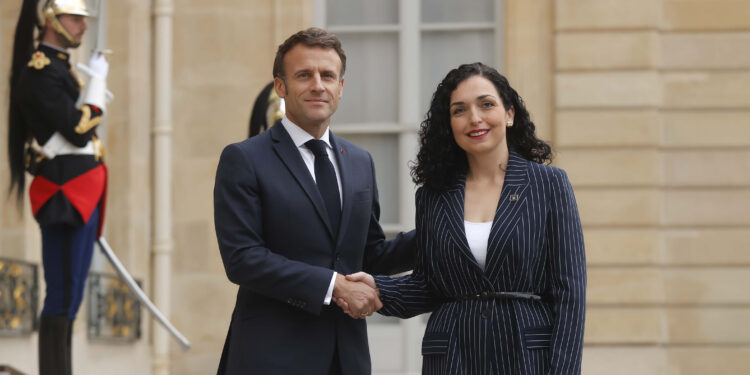 Macron uron Kosovën për 15-vjetorin e Pavarësisë