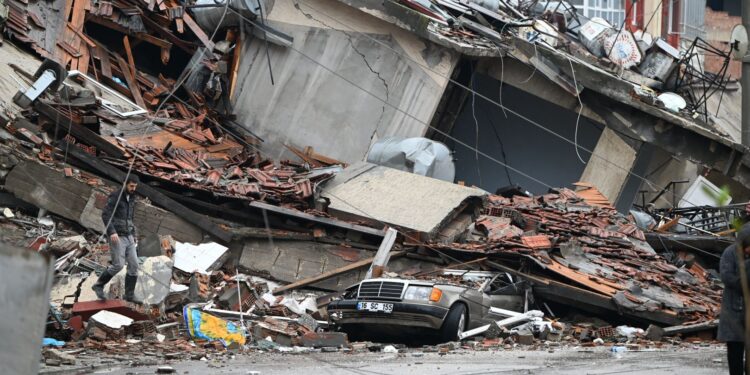 Numri i të vdekurve në Turqi dhe Siri është rritur mbi 1 mijë e 800