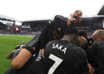 Një lojë prej kampioni, Arsenali përmbys Aston Villën në kohë shtesë