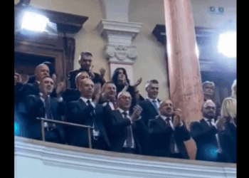 “Non grata” i ShBA-së Radoiçiq dhe Lista Serbe në Kuvendin e Serbisë, për ta mbështetur Vuçiqin