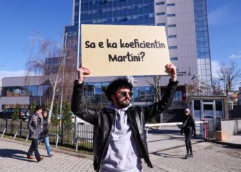Trim Syla i PDK-së me aksion tjetër, pyet: “Sa e ka koeficientin Martini?”