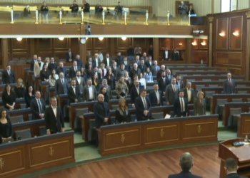 Kuvendi nis seancën me një minutë heshtje në nderim të vdekurve nga tërmeti në Turqi e Siri