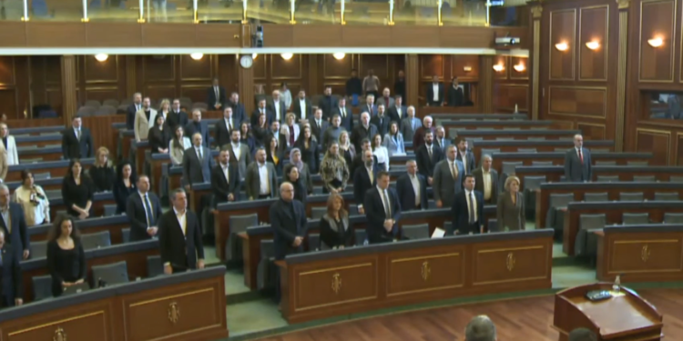 Kuvendi nis seancën me një minutë heshtje në nderim të vdekurve nga tërmeti në Turqi e Siri