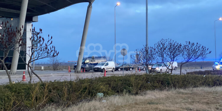 Alarmi për bombë, policia rrethon Aeroportin
