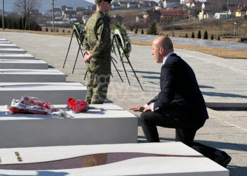 Haradinaj bëri homazhe në Prekaz: E përjetshme pavarësia dhe liria jonë