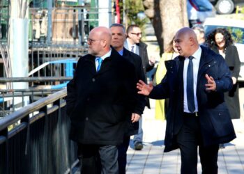 Hovenier viziton Gjakovën, Gjini: Jemi të bekuar që e kemi ShBA-në afër