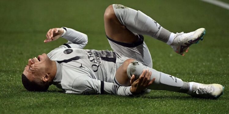 Lëndimi i Mbappe i rrezikshëm, lojtari në dyshim për ndeshjen ndaj Bayern Munich