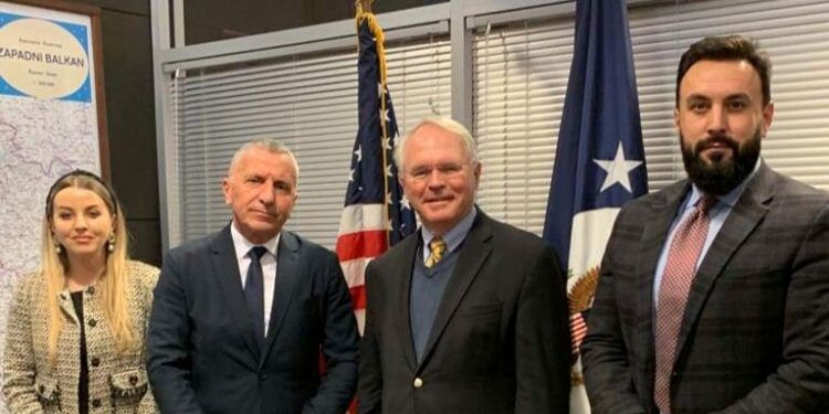 Kamberi takohet me ambasadorin Hill