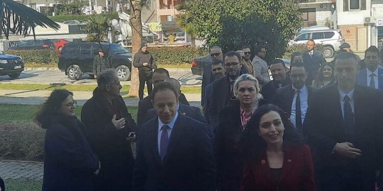 Presidentja Osmani e viziton Ulqinin