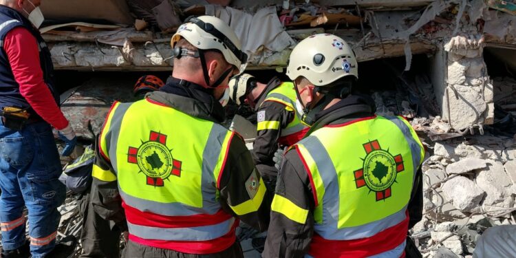 Shoqata e Kosovës për Kërkim-Shpëtim ka nxjerrë shtatë të vdekur nga rrënojat në Hatay