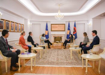 Osmani priti në takim ambasadorin BE-së dhe një ekip të Zyrës së OKB-së në Kosovë