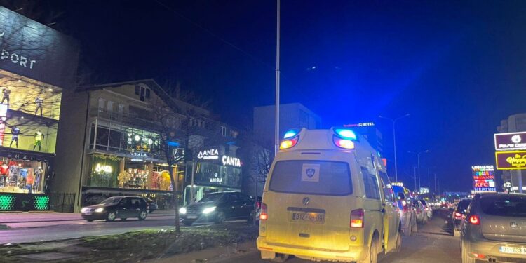 Aksident në Fushë-Kosovë, lëndohen dy persona