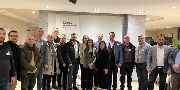 Shoqata e Afaristëve të Podujevës mbajti Kuvendin e Parë të Punës
