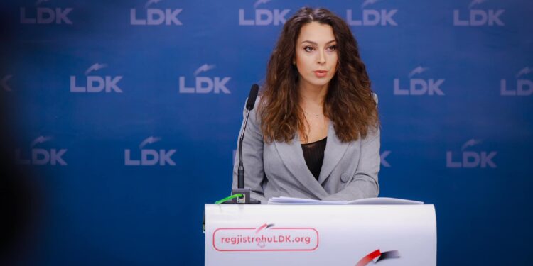 LDK kërkon dorëheqjen e Albulena Haxhiut