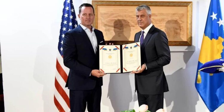 Deputetja e VV-së poston foto të Thaçit me Grenellin: Shkëmbimi që u mbeti n’fyt!