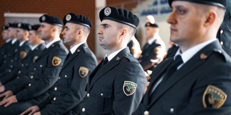 FSK-së i shtohen 31 oficerë të rinj, Mehaj: Jeni shtylla e ndërtimit të FSK-së