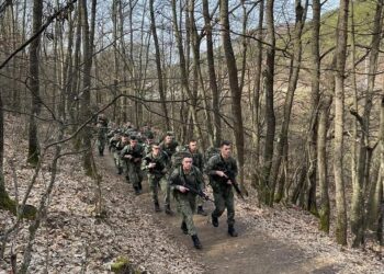 Kadetët e rinj të FSK-së realizojnë me sukses sfidën e marshimit 10 kilometërsh