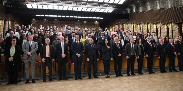 Osmani ndan mirënjohje për mjekët që kontribuan gjatë pandemisë COVID-19