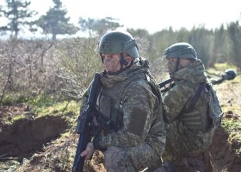 Këmbësoria e FSK-së realizon ushtrim fushor me municion real