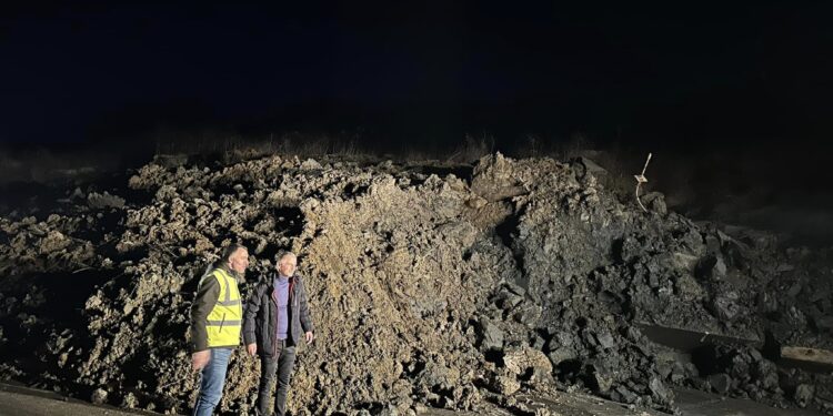 Mbyllet segmenti mes Suharekës dhe Prizrenit, pas rrëshqitjes së dheut