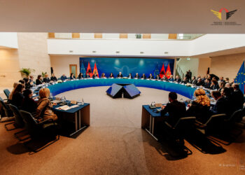 Përfundon mbledhja e dy qeverive, nënshkruhen marrëveshjet Shqipëri-Mali i Zi