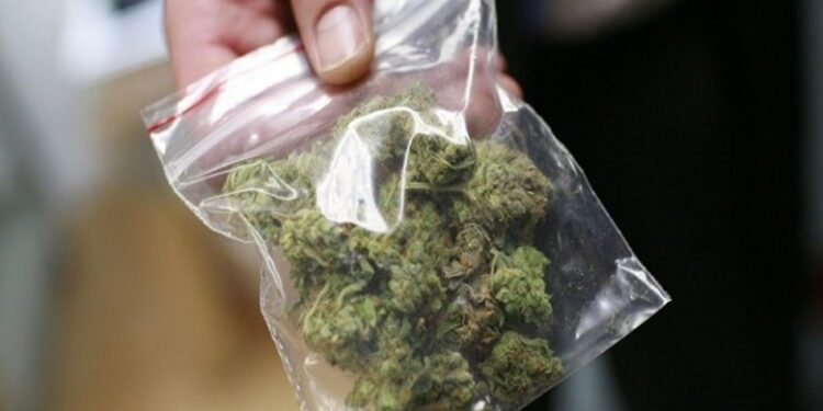 Arrestohet personi që po kërkohej për posedim të narkotikëve