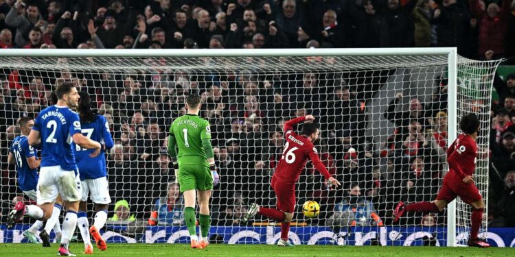 Liverpooli zhbllokohet nga kriza, Salah e Gakpo mjaftojnë në derbi