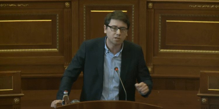 Murati: E kuptoj që si opozitë dëshironi të zbrazet Kosova, vetëm t’ia faturoni kësaj Qeverie