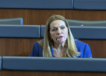 Kadrijaj pyet Kurtin: Pse u ndal në kufi konvoji me ndihma nga Shqipëria për Skenderajn