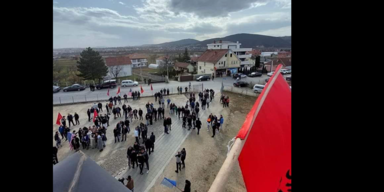 Në Gushavc të Mitrovicës protestohet kundër Asociacionit