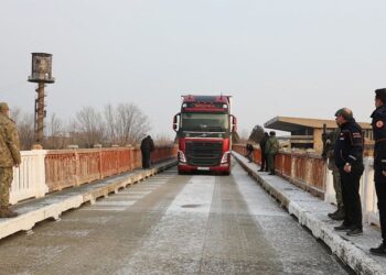 Pas 35-vjetëve, Turqia hap kufirin me Armeninë për të pranuar ndihma
