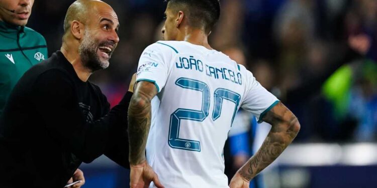 Guardiola zgjedh zëvendësuesin e Joao Cancelos