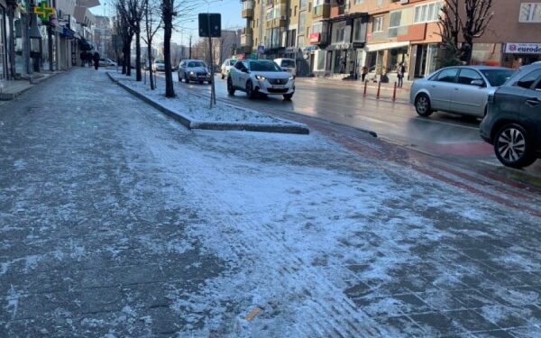 Komuna e Prishtinës njofton se rrugët janë të kalueshme