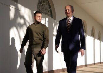 Zelensky përsërit ftesën që Biden të vizitojë Ukrainën