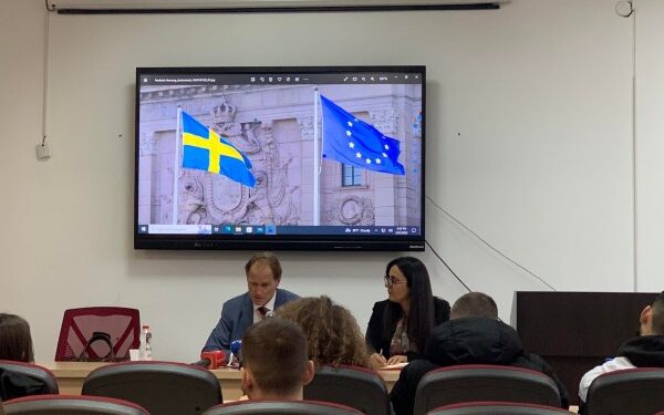 ​Ambasadori suedez për takimin Kurti-Vuçiq: Ka një shans të vogël për lajm pozitiv nga Brukseli