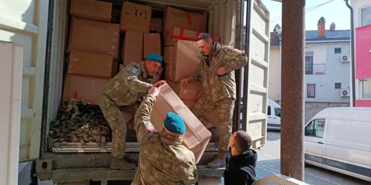 Ambasada turke njofton për ndihmat që janë nisur nga Kosova për në Turqi