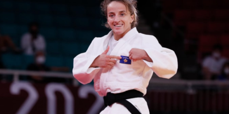 Distria Krasniqi fiton medaljen e artë në Paris
