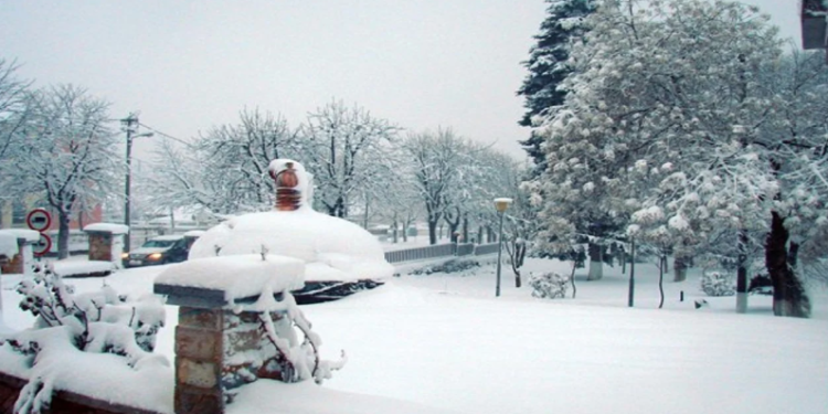 Temperatura -13 gradë  në qarkun e Korçës, rekomandohet përdorimi i pajisjeve dimërore