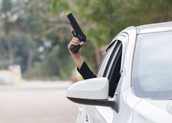 Një person në Obiliq sulmohet nga dy të panjohur me armë zjarri