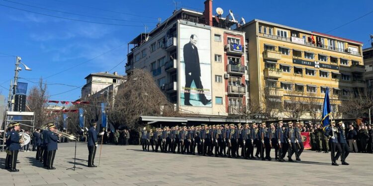 FSK dhe Policia parakalojnë shesheve të kryeqytetit
