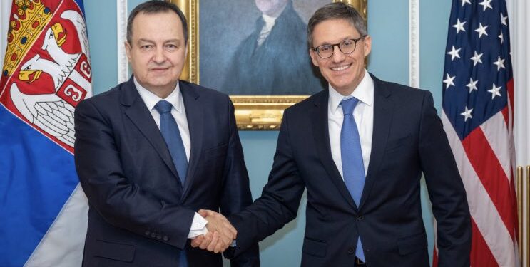 Chollet takohet me Daçiqin: Shpreha mbështetje për angazhimin e Serbisë në dialog