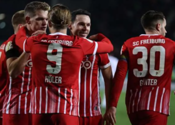 Freiburgu kalon në çerekfinale të Kupës