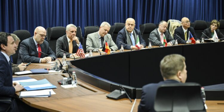 Qeveria: Kurti njoftoi ambasadorët me propozimin gjashtë pikësh për Asociacionin