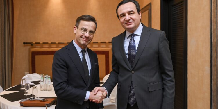 Kurti diskuton me homologun suedez për aplikimin për anëtarësim në BE