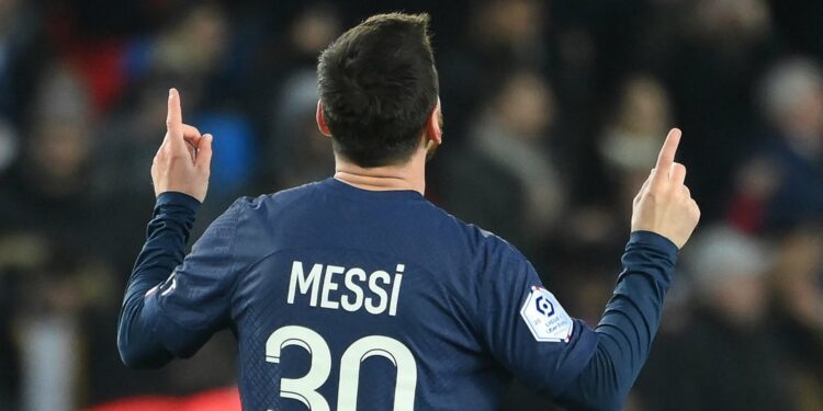 Messi gjithmonë e më larg PSG