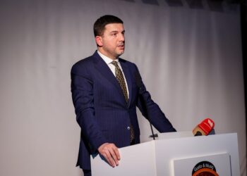 Krasniqi: Jam kundërshtar politik i Kurtit, por Kosovën e kemi të përbashkët