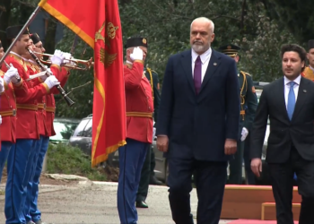Rama pritet me ceremoni shtetërore në Mal të Zi
