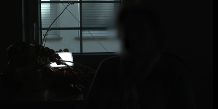 Rrëfim ekskluziv për Tëvë1, i të mbijetuarës së dhunës seksuale gjatë luftës, ishte rreth të 50-tave dhe u dhunua në sy të burrit të saj