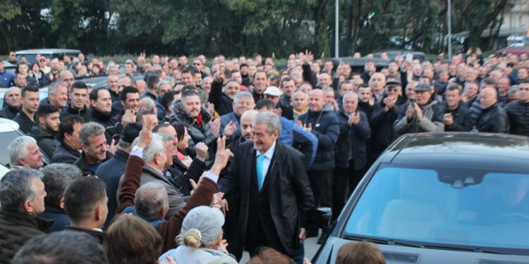 Berisha thërret protestë edhe për nesër: Revolucioni na fton!