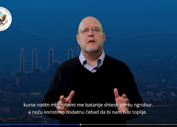 Ambasadori amerikan thërret për kursim të rrymës: Natën mbulohem me batanije shtesë